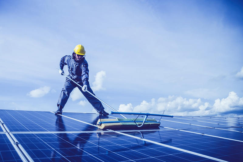 everything-you-need-to-know-about-solar-panel-cleaning-solarpower